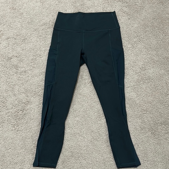 Fabletics Power hold leggings with Pockets - Picture 2 of 4